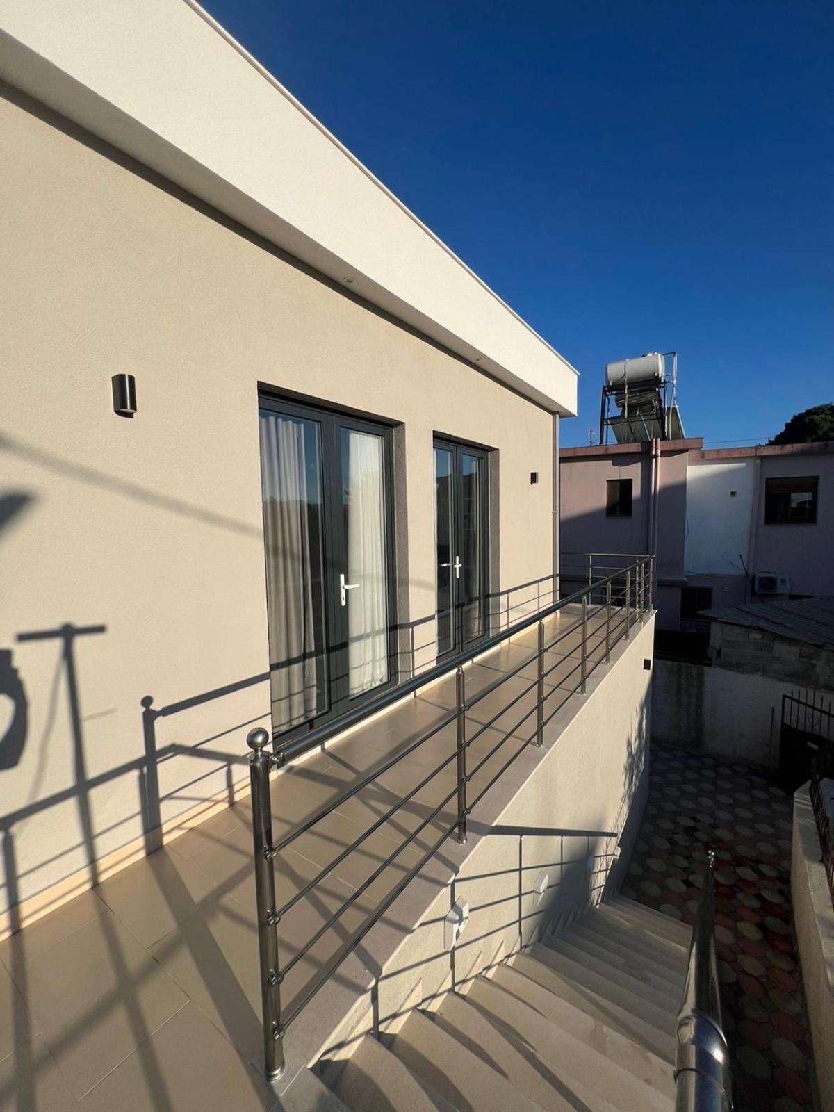 Apartment Dangolli House *
